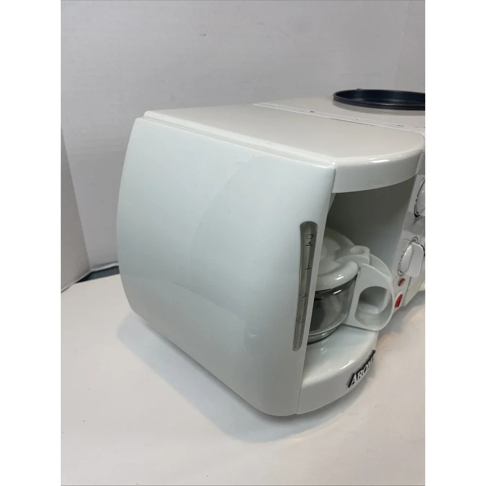 Aroma Breakfast-To-Go  3-in-1 Toaster Oven,Coffee Maker and  Griddle